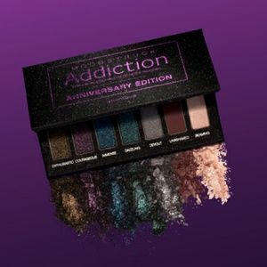 Younique Anniversary Glitter Pallette